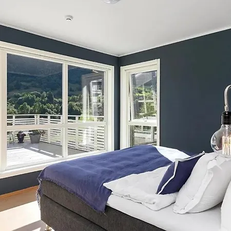 4 Roms Ved Fosshaugane Campus