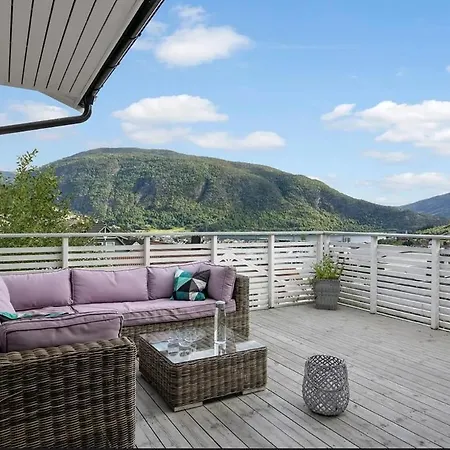 4 Roms Ved Fosshaugane Campus Sogndal